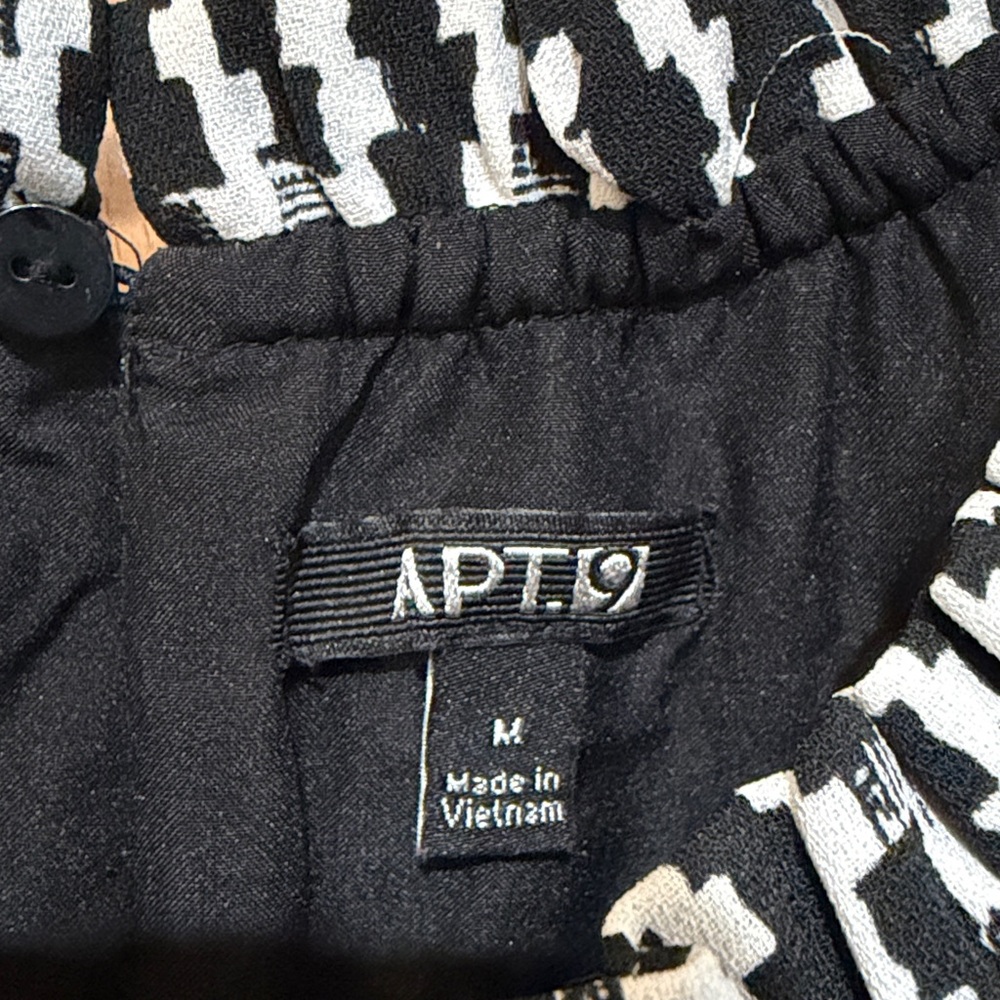 Apt. 9 Black and White Sleeveless Dress
Size M. - Picture 2 of 5